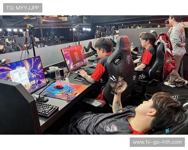 电竞赛事全程比分实时更新及精彩回顾分析，带你看比赛背后的精彩瞬间