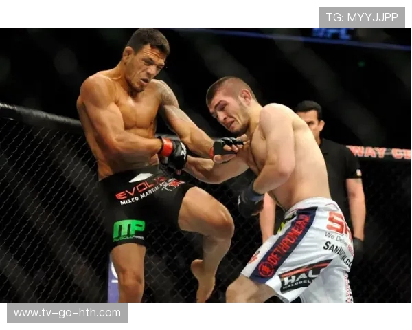 UFC飞踢对决安乔斯精彩瞬间解析与战术分析