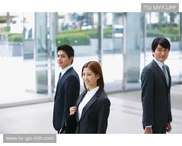 何思雨的成长之路：从校园到职场的蜕变与探索